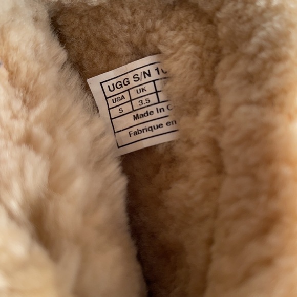 Ugg Australia Shearling Boots with Leather - Picture 8 of 14